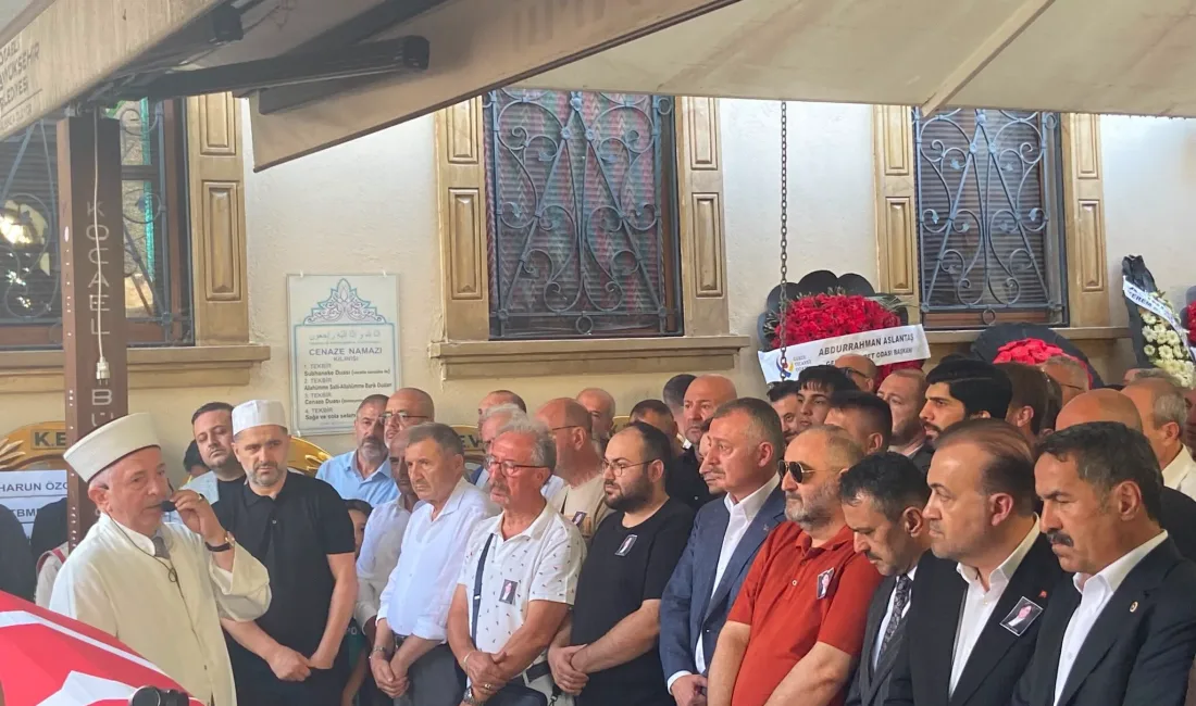 Hayatını kaybeden Azize Sibel Gönül, İzmit Fevziye Camii’nde ikindi namazına