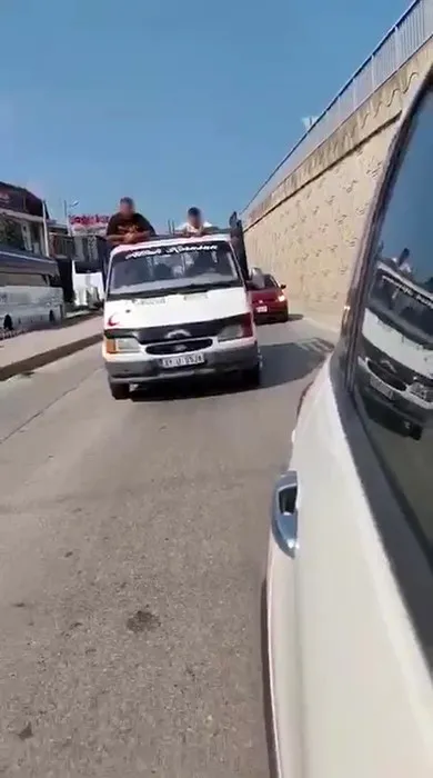 Kocaeli'de trafikte kavga: Kentin göbeği karıştı