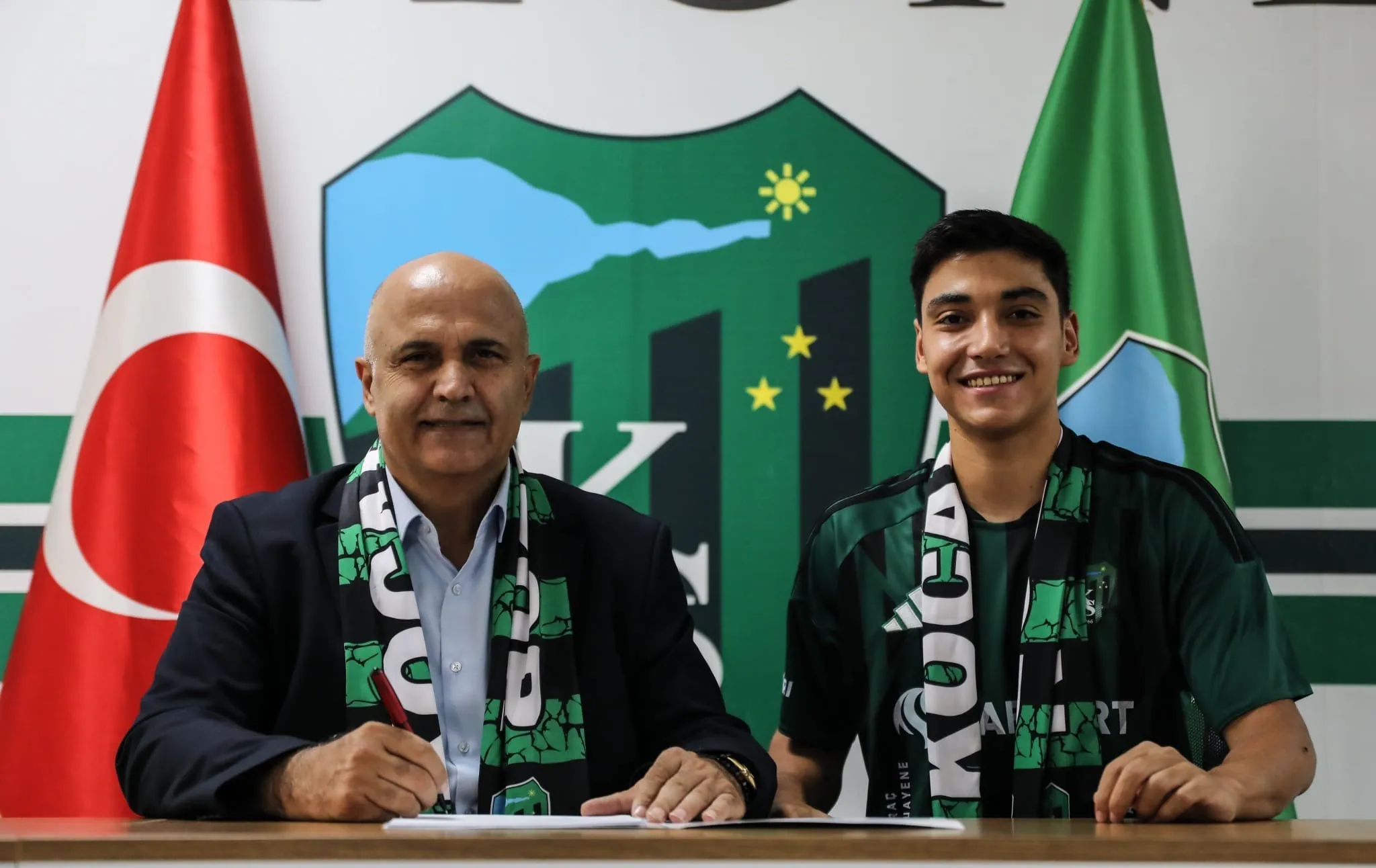 Kocaelispor'dan genç orta saha transferi: Hulusi Destici imzayı attı