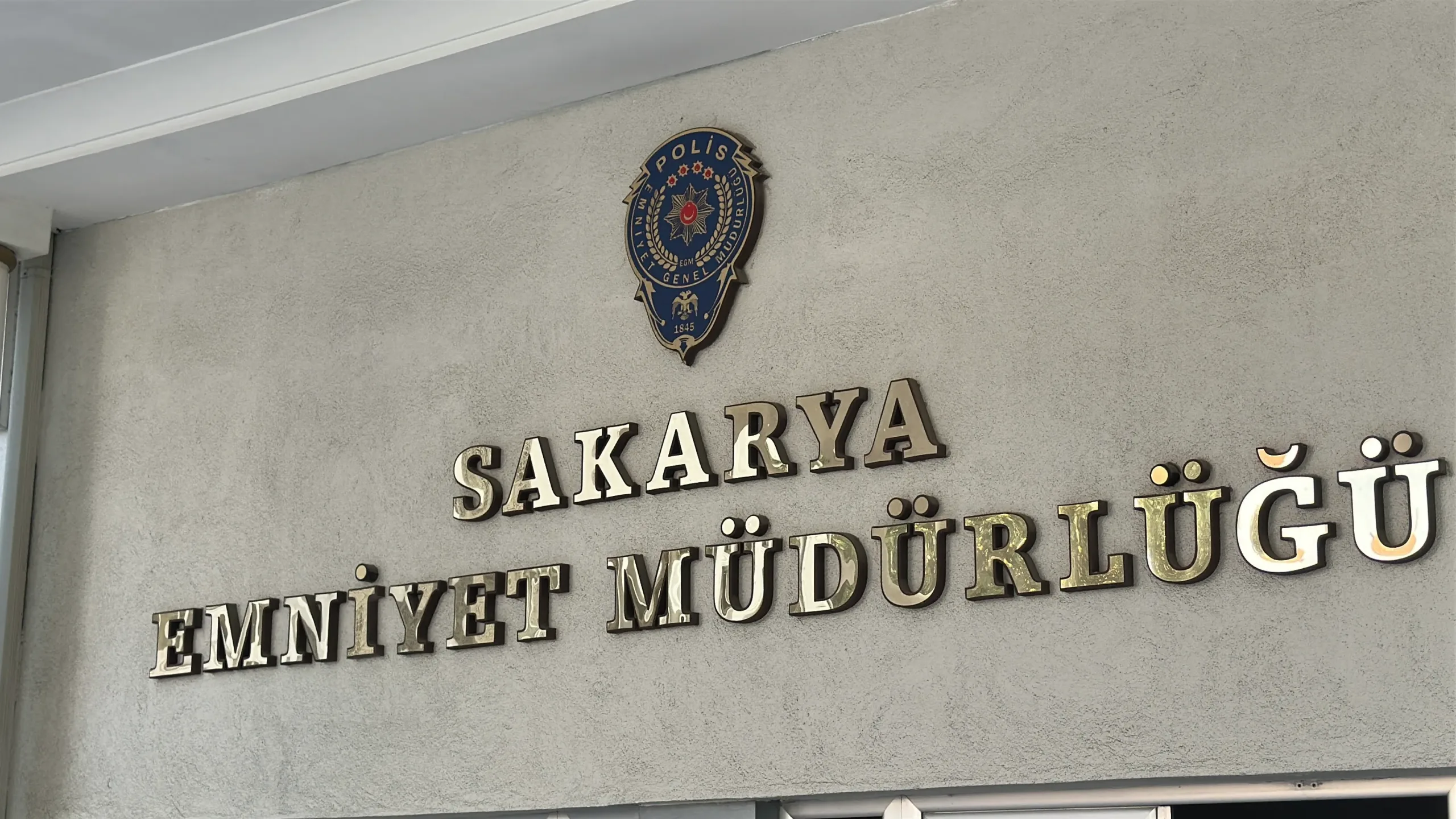 İstanbul ve Kocaeli'ye sevkiyat yapacaktı, Sakarya'da 100 silahla yakalandı