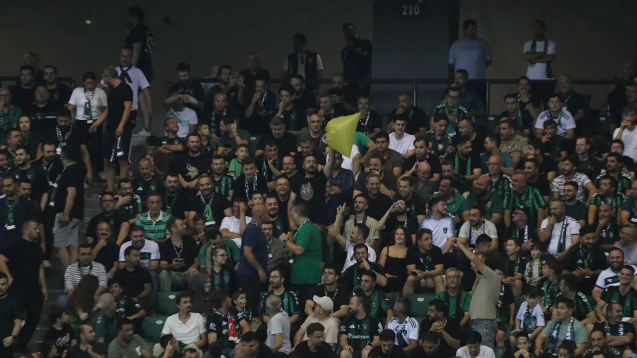 PFDK'dan Kocaelispor'a şok ceza! Taraftara kötü haber
