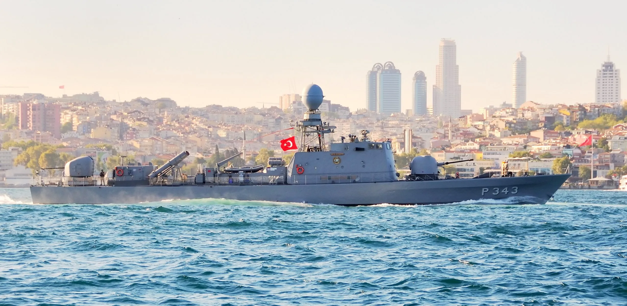 30 Ağustos’a özel sürpriz: Türk donanmasının vurucu gücü İzmit’e geliyor! İşte TCG Doğan ziyaret saatleri