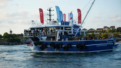 Kocaeli'nin Kandıra ilçesinde 2026-2027 su ürünleri av sezonunun açılışı dolayısıyla