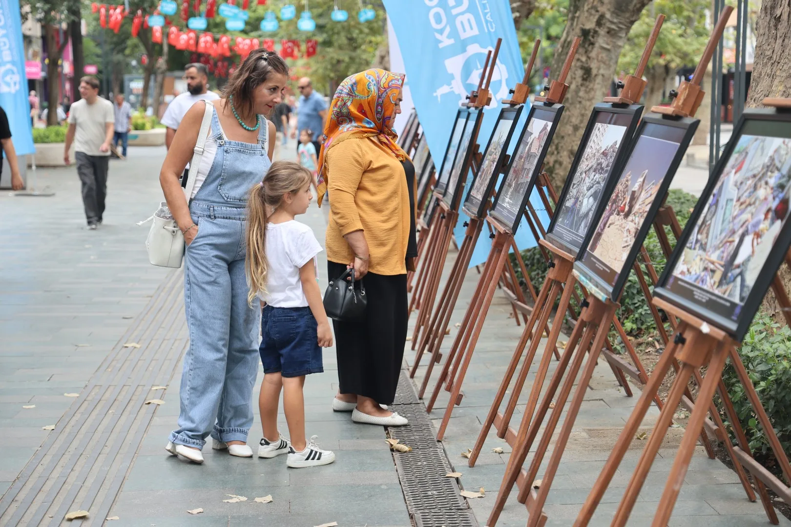 17 Ağustos’un izleri Cumhuriyet Bulvarı’nda