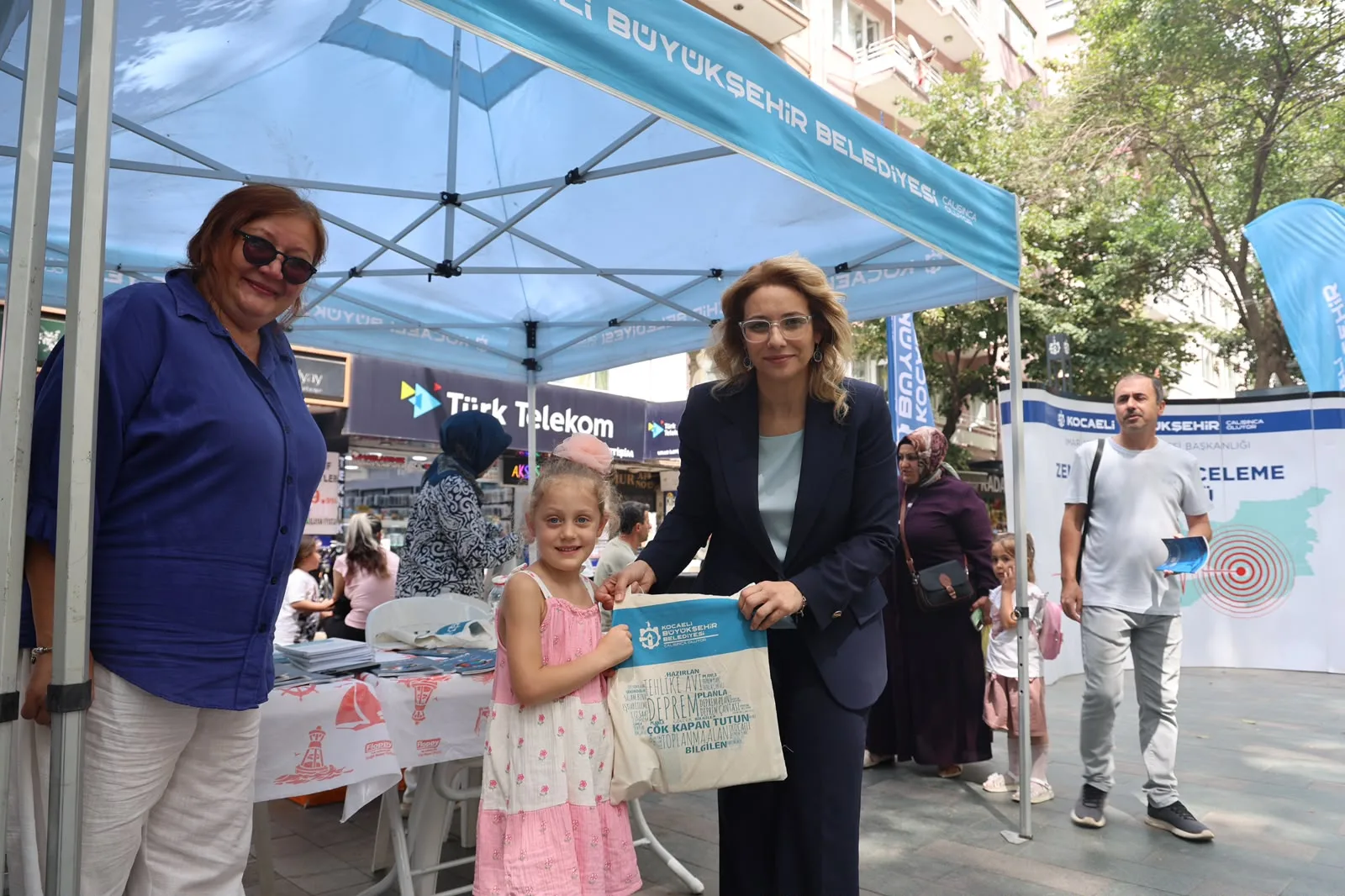 17 Ağustos’un izleri Cumhuriyet Bulvarı’nda