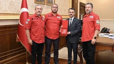 Arama Kurtarma Derneği (AKUT) bünyesinde fedakarca görev yapan gönüllüler ile