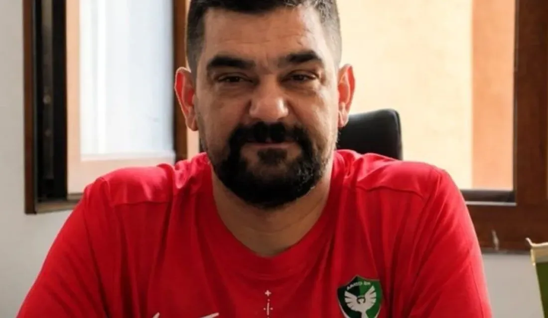 Amedspor tribünlerinin tanınan isimlerinden Azadî Taraftar Grubu lideri Muhittin Kaya