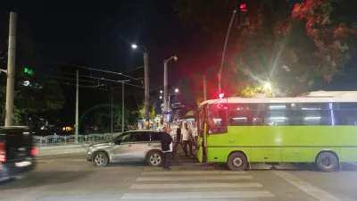 Kocaeli’nin İzmit ilçesinde kentiçi ulaşım ağının en hareketli noktalarından birinde,