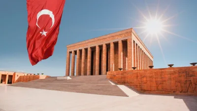 Derince Belediyesi, 30 Ağustos Zafer Bayramı'nın 104. yıl dönümünü kortej