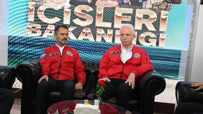 Kocaeli Valisi İlhami Aktaş ve İstanbul Valisi Davut Gül, Gölcük
