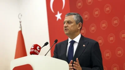 CHP Genel Başkanı Özgür Özel, Üsküdar Belediye Başkanı Sinem Dedetaş