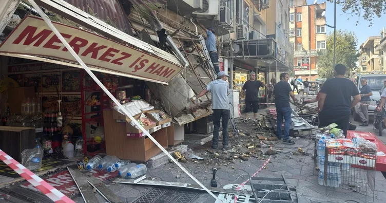 Gölcük’te tadilat sırasında korkutan yıkım!