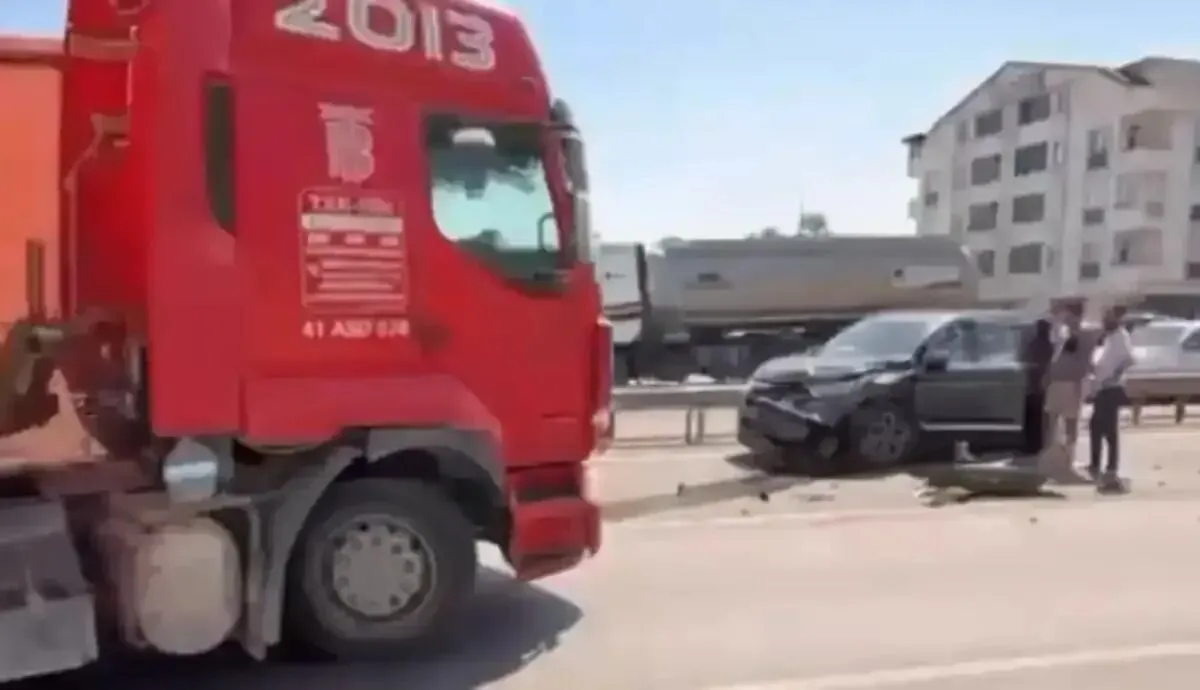 Kocaeli'de zincirleme kaza: Yaralılar var