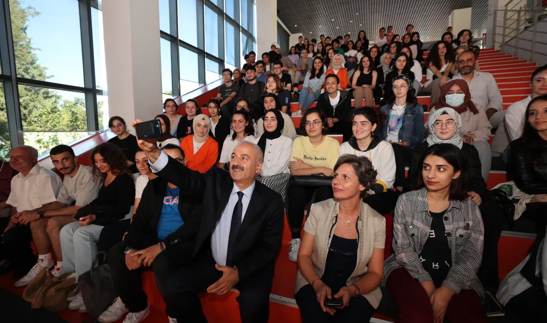 Gebze Belediyesi, 2026 yılında üniversiteyi ilk kez kazanan öğrencilere 12