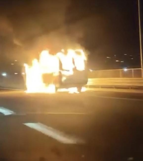 TEM Otoyolu'nun Kocaeli'nin İzmit ilçesi sınırlarındaki geçişinde seyir halinde bulunan
