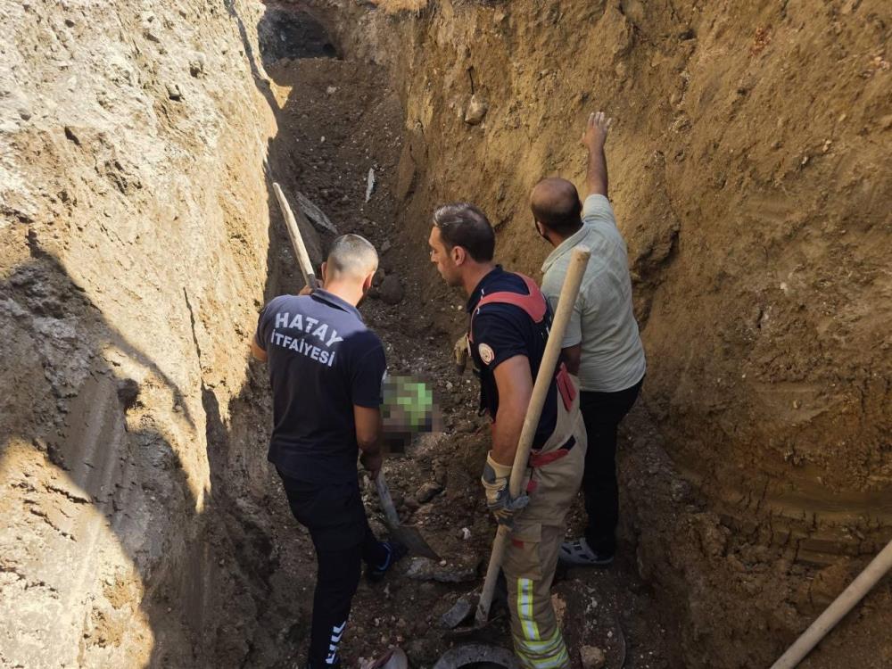 Hatay’ın Antakya ilçesinde altyapı çalışması sırasında meydana gelen toprak kayması