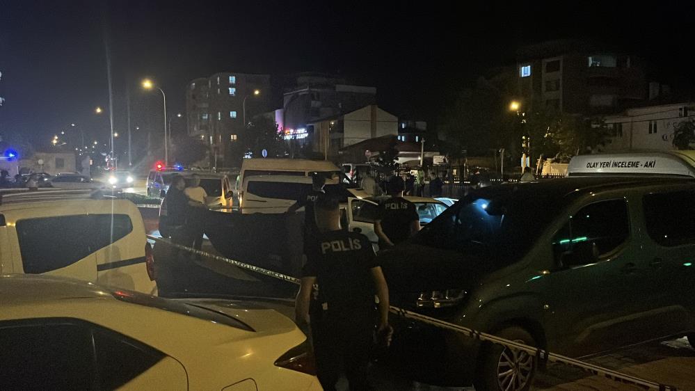 Yol kenarında dehşet! Otomobilde bir kadın ölü bulundu