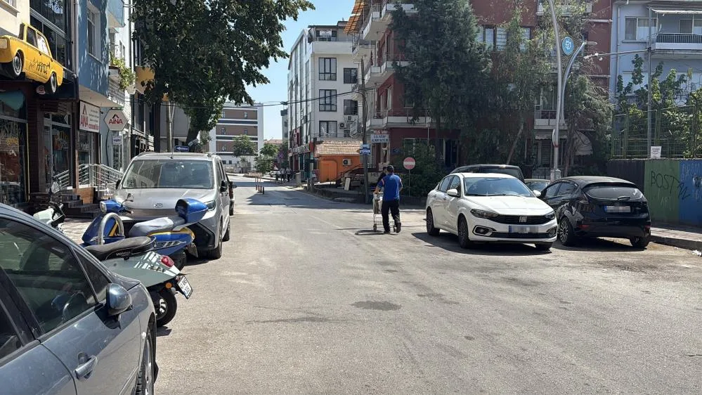 Kocaeli'de kontrolden çıkan otomobil dehşet saçtı!