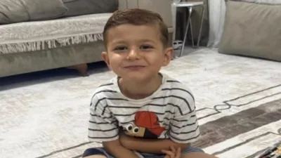 Şırnak’ın Silopi ilçesinde 4 yaşındaki M.T., binanın dışındaki klima ünitesine