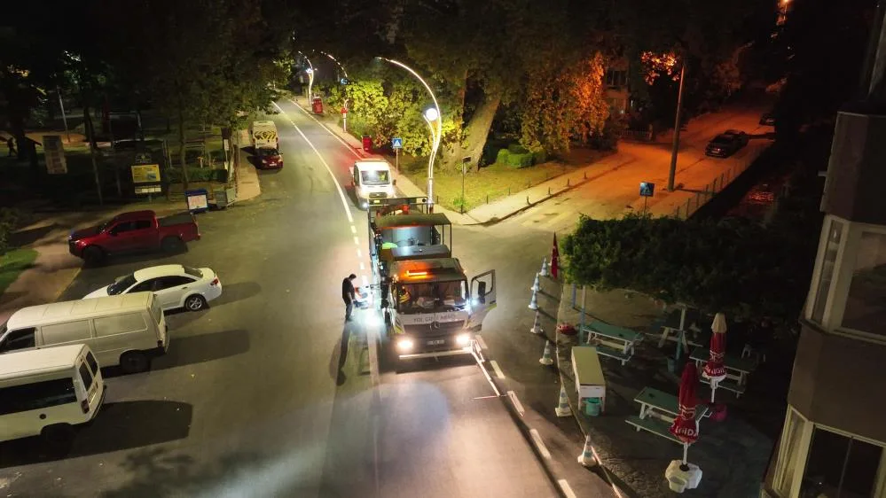 Karamürsel 4 Temmuz Mahallesi'ndeki Plaj Yolu Caddesi'nde altyapı ve asfalt