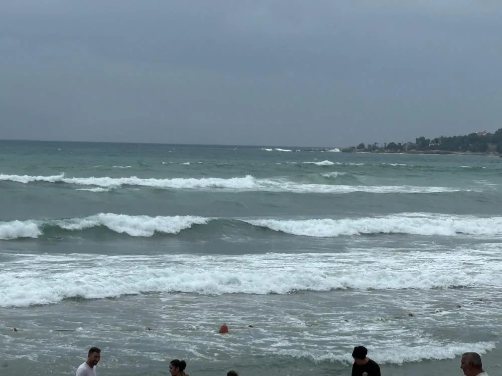 Kocaeli'de deniz can aldı! Ablasını kurtarmak istedi, dalgalara kapıldı