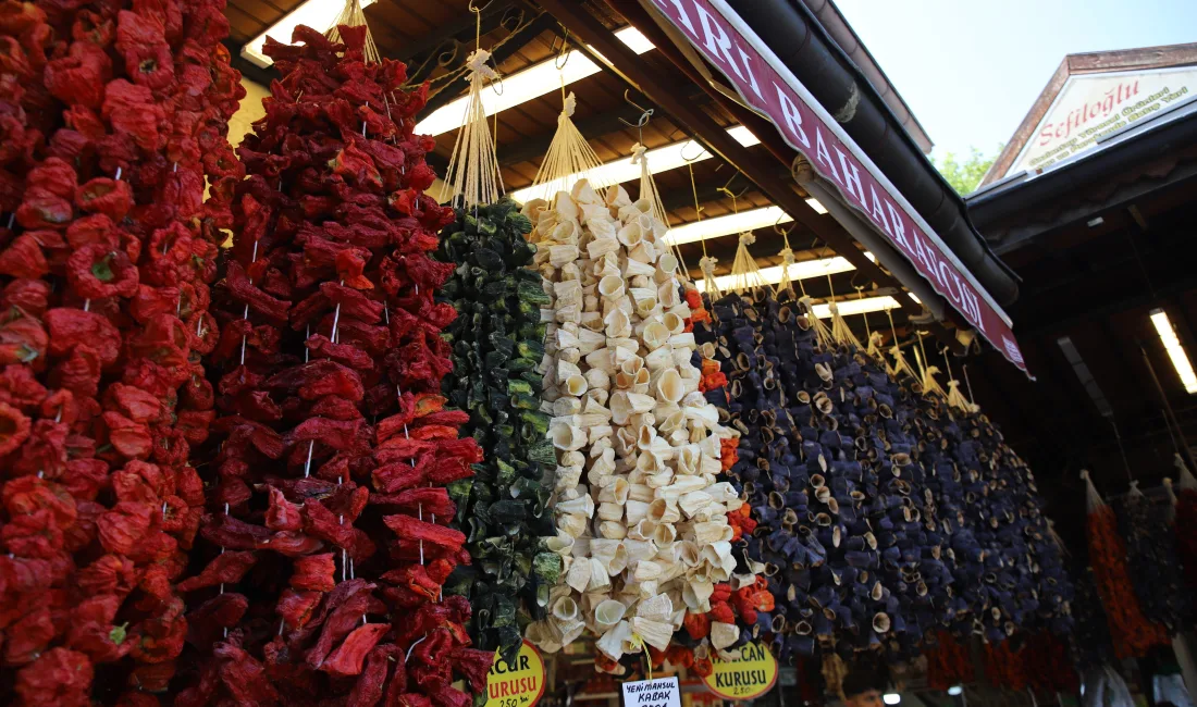 Gaziantep’te yaz mevsiminin gelmesiyle birlikte kentin geleneksel lezzetleri arasında yer