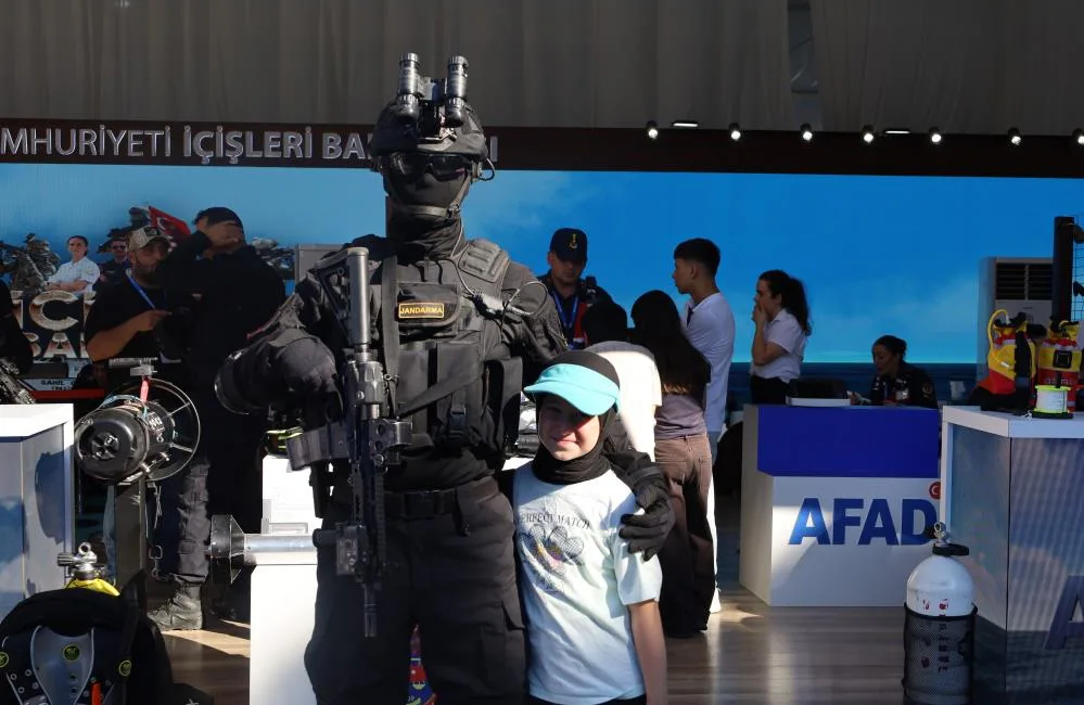 TEKNOFEST Mavi Vatan’da “Siyah Giyen Adamlar” olarak bilinen JÖAK timleri