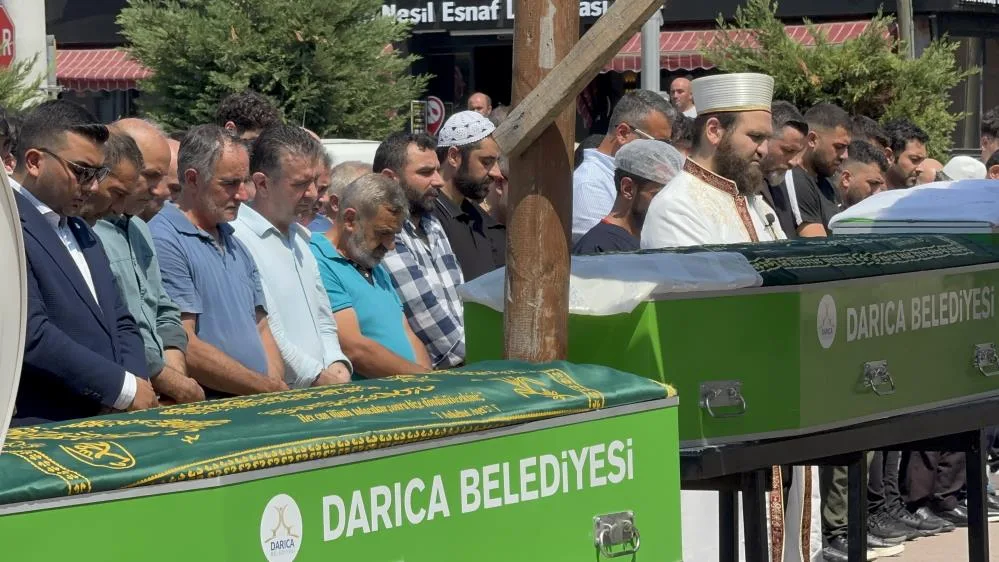 Darıca’da üç kardeşe acı veda! Doğum gününde son yolculuğuna uğurlandı