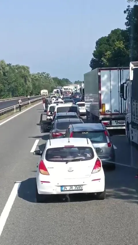 Kocaeli’de peş peşe zincirleme kazalar! Çok sayıda araç karıştı