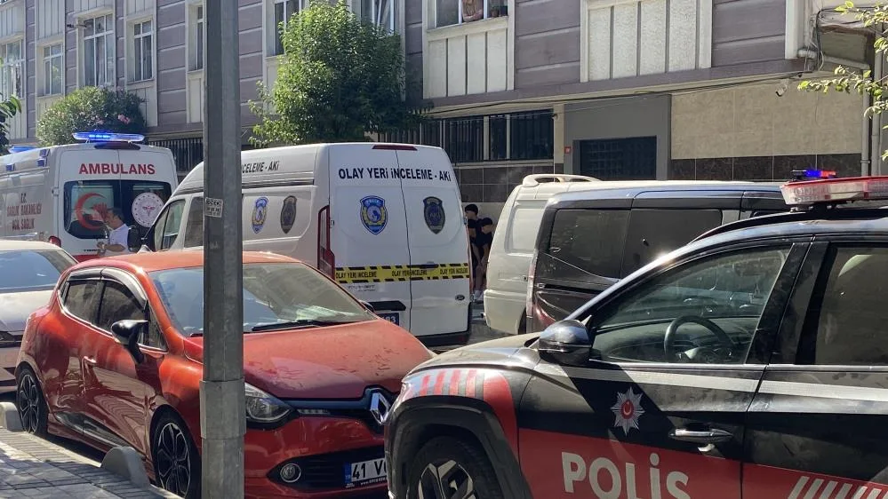 Boğazı kesilmiş halde ölü bulundu!