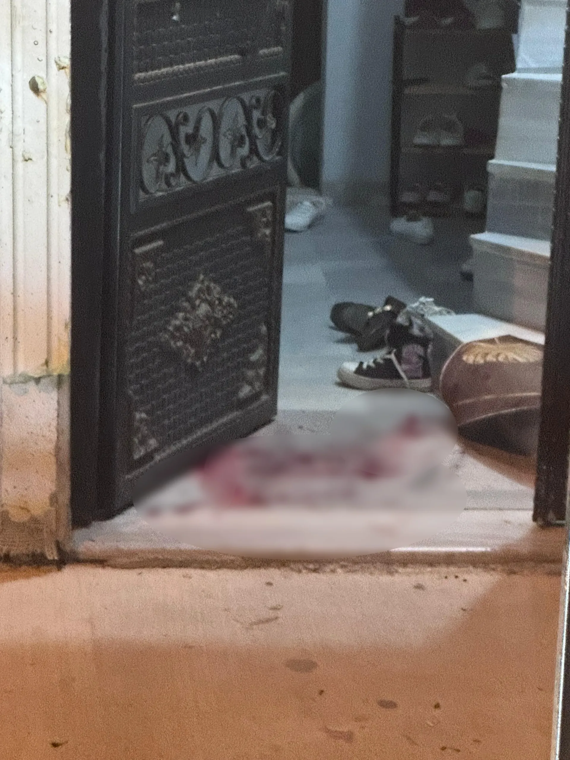 Eşini vurup olay yerinden yürüyerek ayrıldı: O anlar kamerada