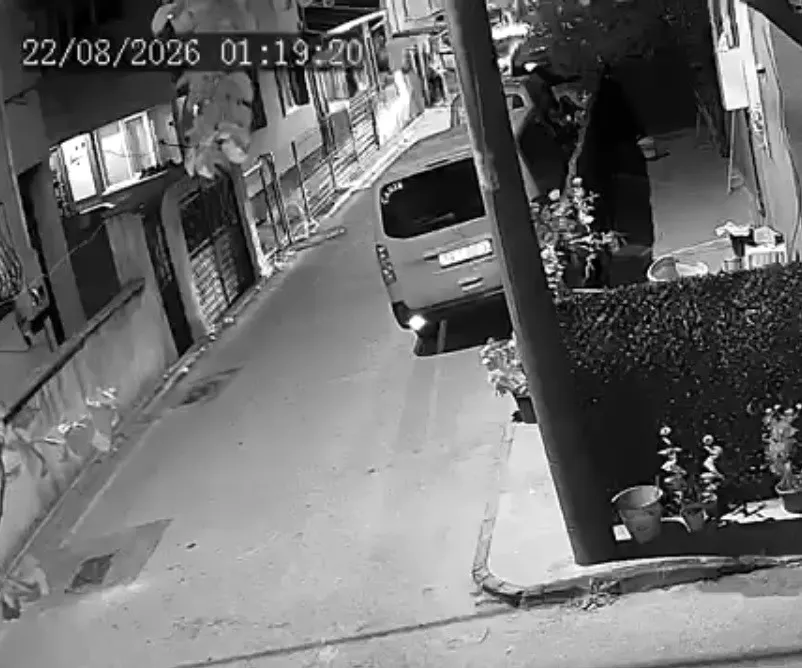 Eşini vurup olay yerinden yürüyerek ayrıldı: O anlar kamerada
