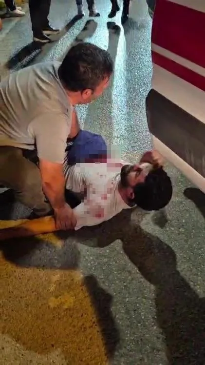 Kocaeli’de kanlı hesaplaşma: Çok sayıda kişi bıçaklandı!