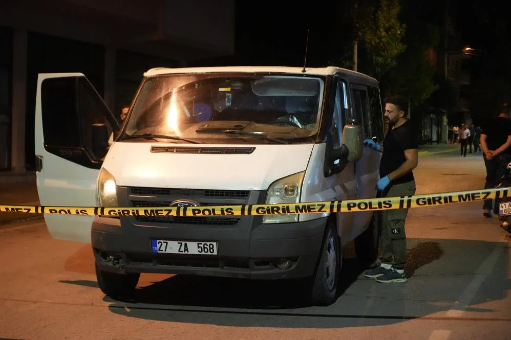 Kocaeli’de kanlı hesaplaşma: Çok sayıda kişi bıçaklandı!