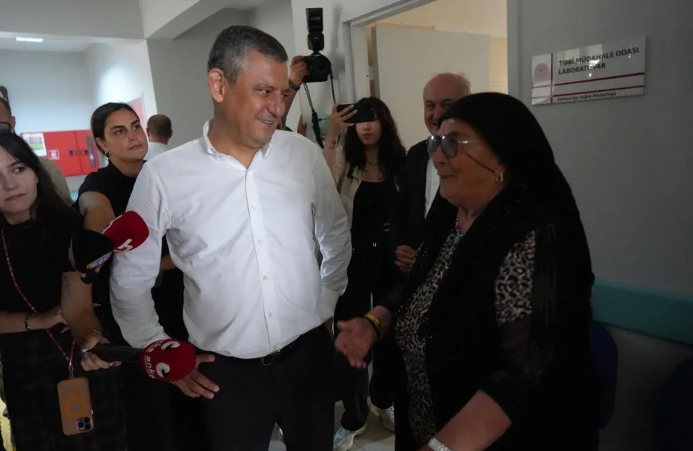 Özgür Özel, Kocaeli’nin Derince ilçesindeki ziyareti sırasında “Kılıçdaroğlu baba ne