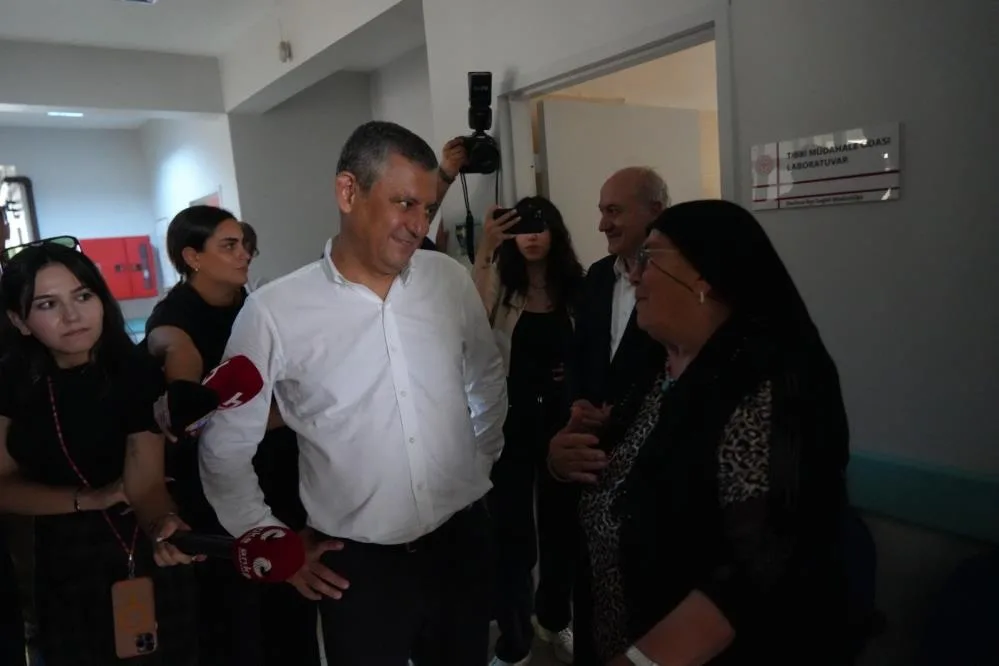 Vatandaş Özgür Özel’e Kılıçdaroğlu’nu sordu! “Kafasına göre...”