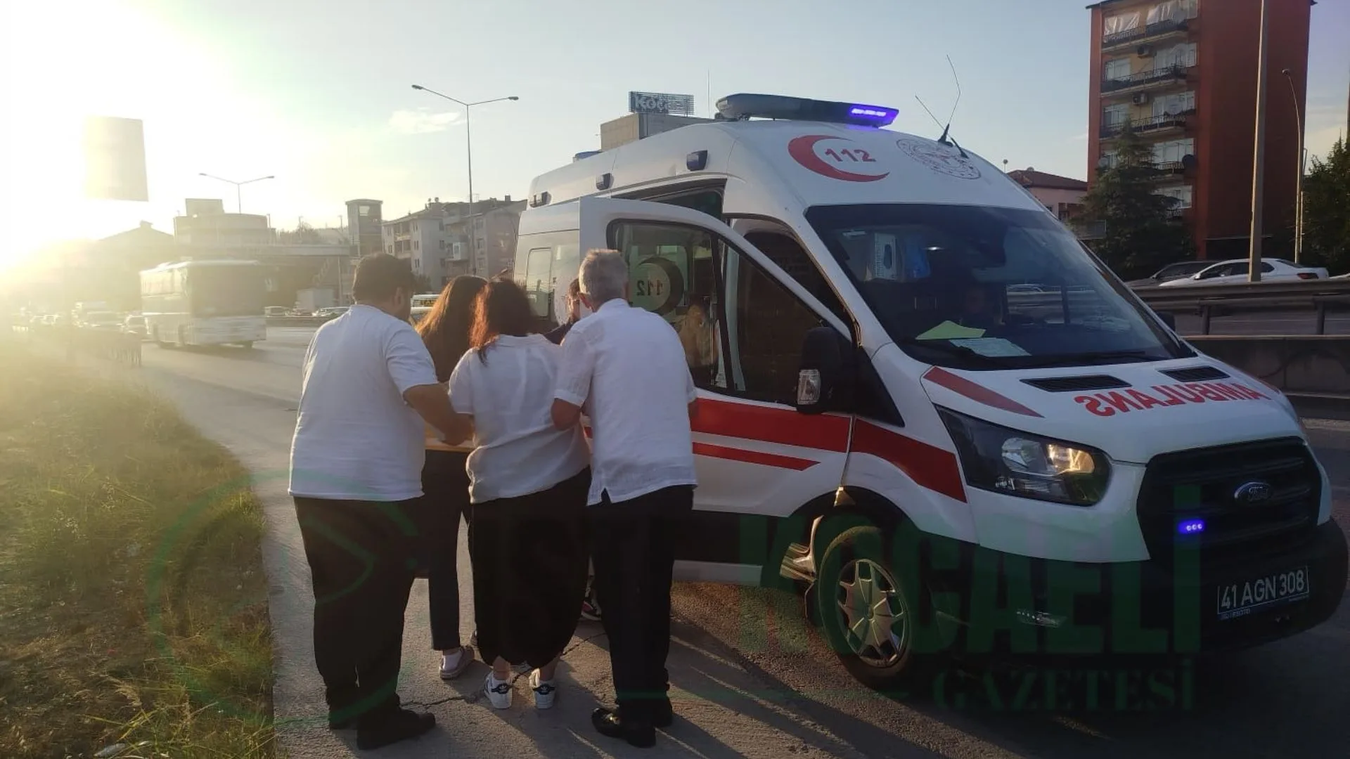 İzmit’te seyir halindeki otobüste fenalaştı! Ekipler harekete geçti