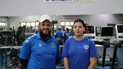 Kocaeli'de 18 yaşındaki Zeynep Ünal, Kağıtspor’da başladığı bilek güreşinde iki