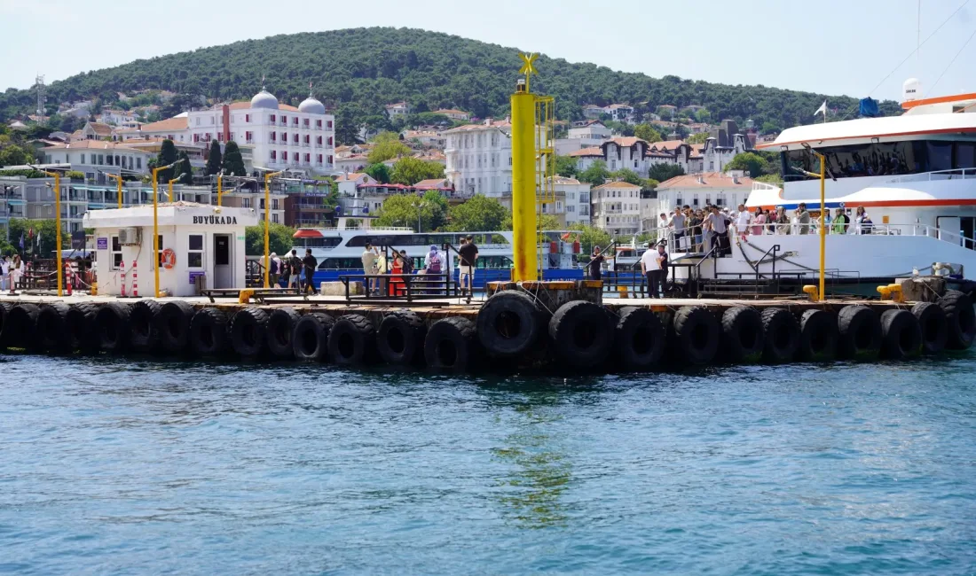 Kocaeli Büyükşehir Belediyesi’nin yaz sezonu boyunca düzenlediği “Büyükada’ya Yolculuk” seferleri