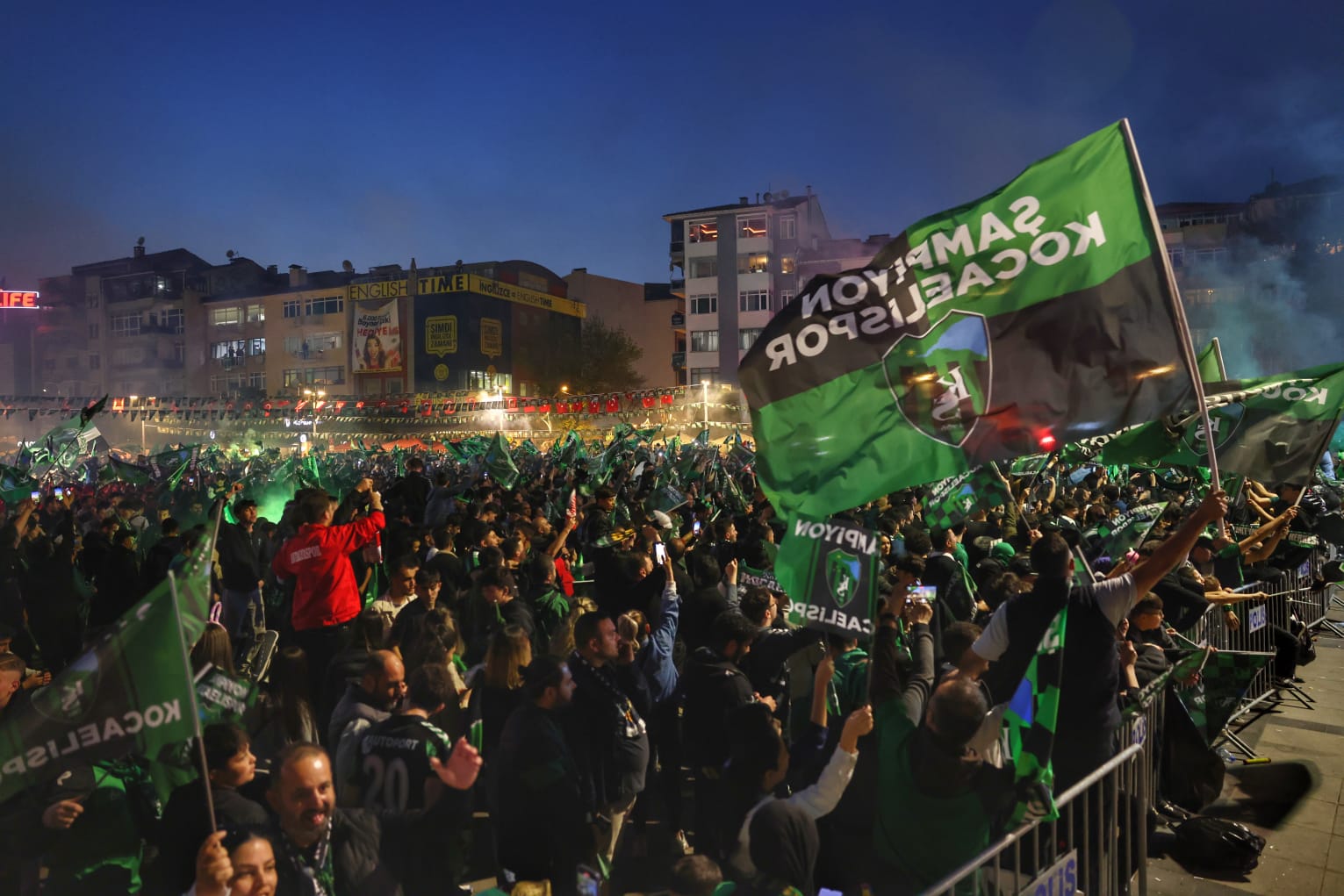 Kentin gururu Kocaelispor meydana iniyor
