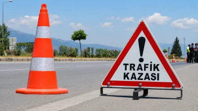 İzmit Yahya Kaptan’da özel çocukları taşıyan servis aracı ile motosikletli