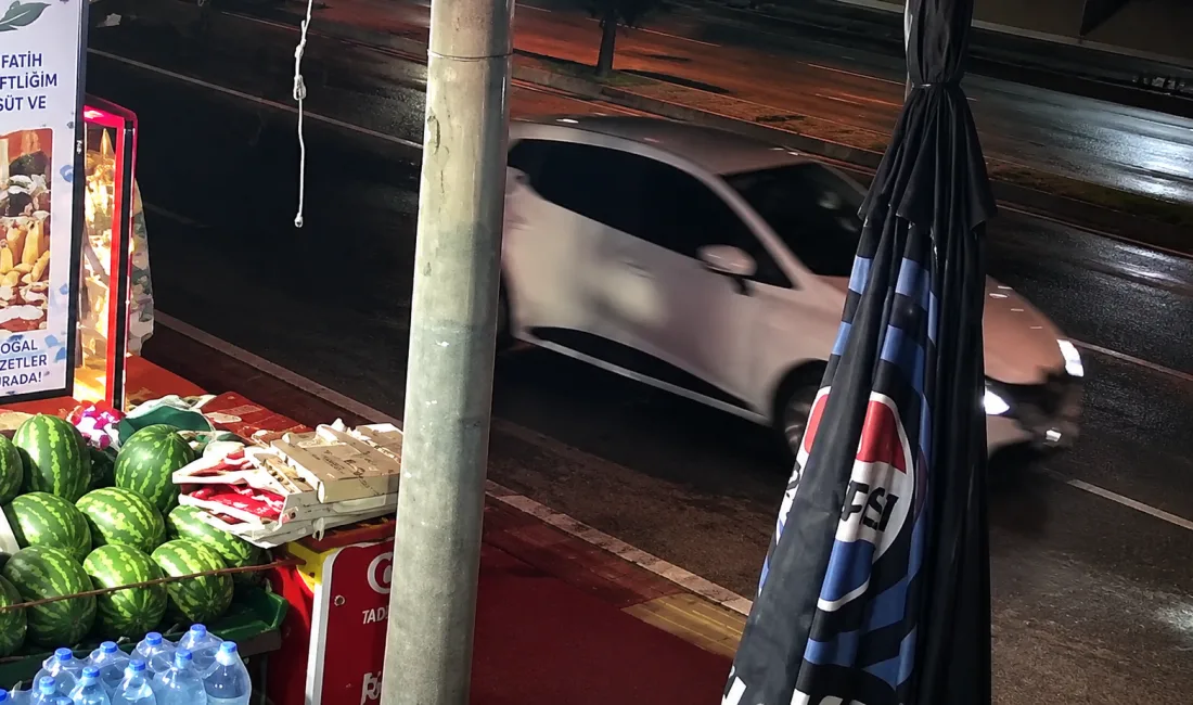 Kocaeli Darıca’da otomobilin çarptığı 17 yaşındaki genç kız ağır yaralandı.