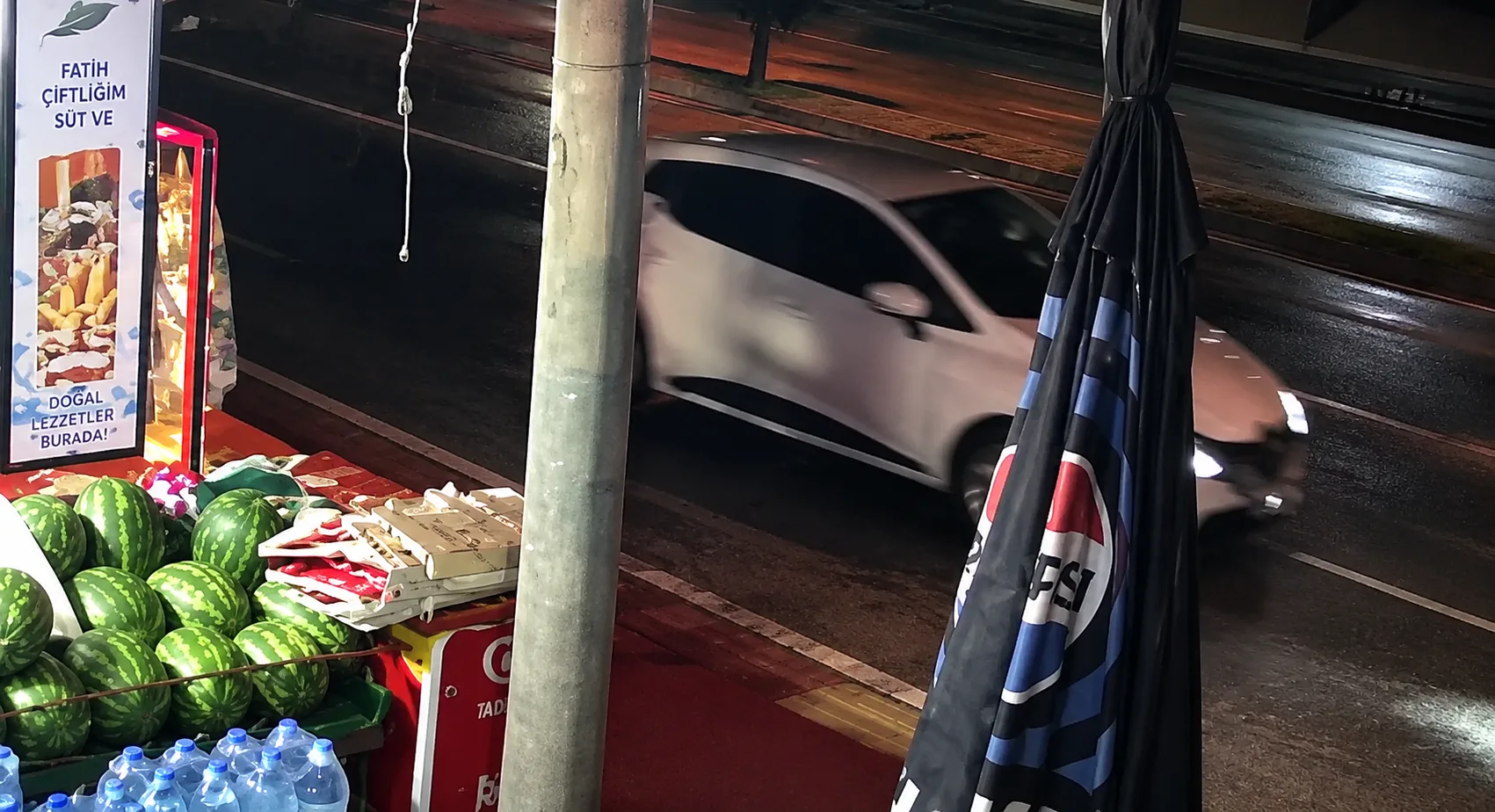 Kocaeli Darıca’da otomobilin çarptığı 17 yaşındaki genç kız ağır yaralandı.