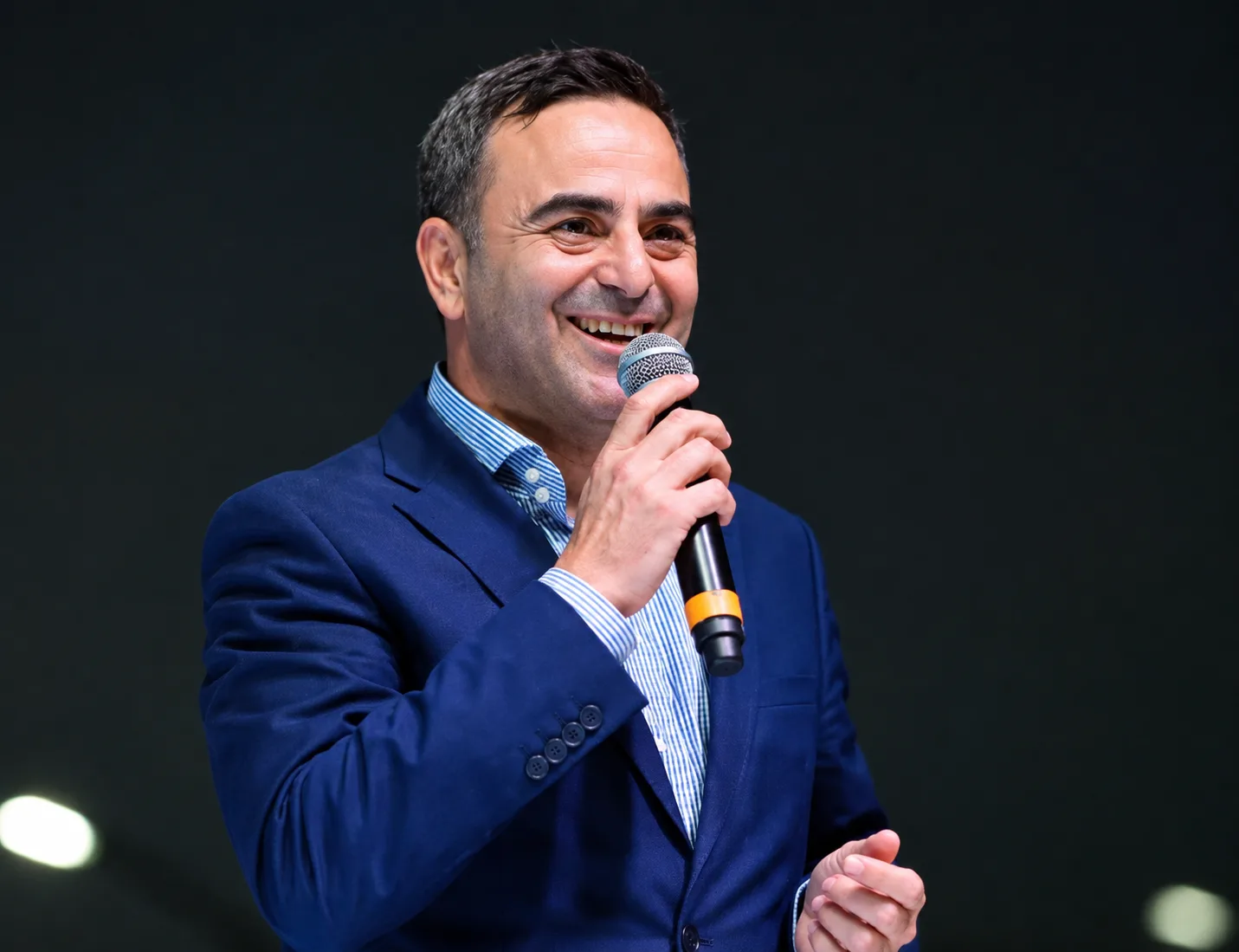 Uğur Falay'dan Yasin Özlü'ye kritik soru: “Başiskele’nin parası kimin cebine gidiyor?”