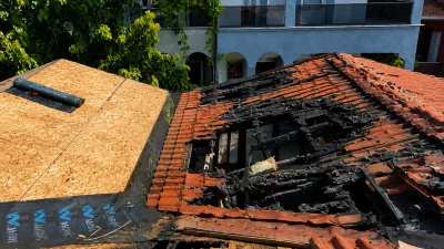 Kocaeli’nin Karamürsel ilçesinde çatı tadilatı sırasında kaynak makinesinden çıkan kıvılcımlar