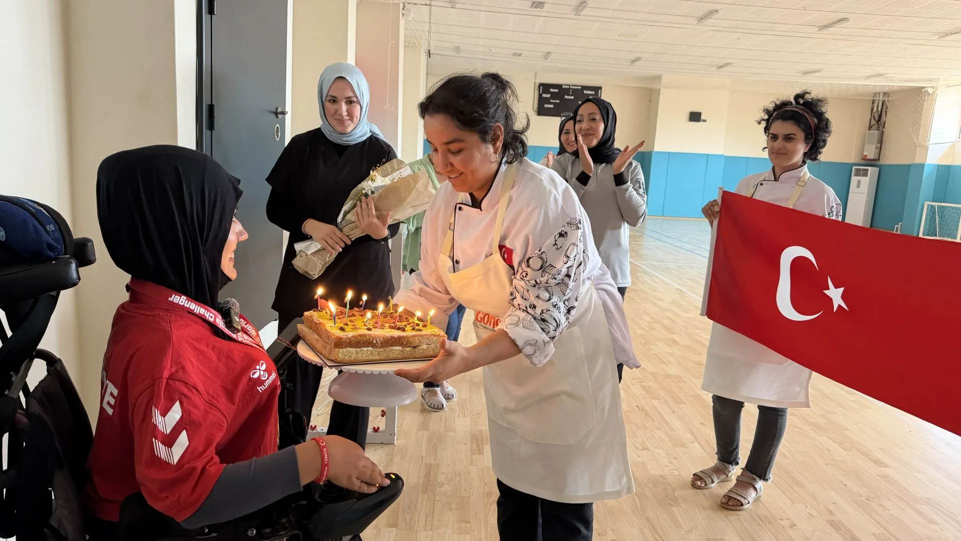 Dünya şampiyonu Havva Alyurt’a sürpriz kutlama