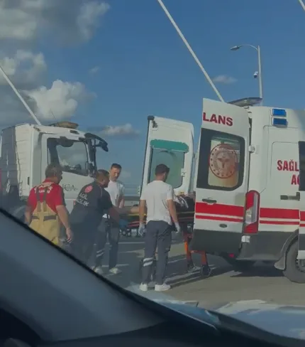 Kuzey Marmara Otoyolu güzergahındaki köprü üzerinde seyreden lüks arazi aracı,