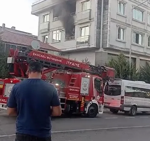 Kocaeli Darıca'da patlama paniği! Yangın bir anda büyüdü