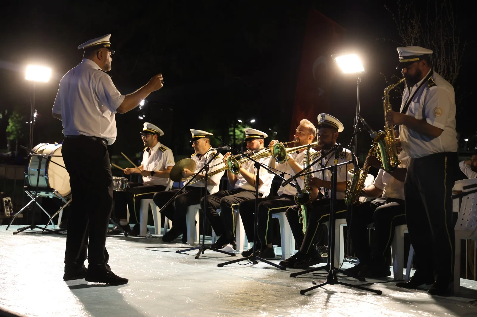 Fuar Park’ta kulakların pası silindi