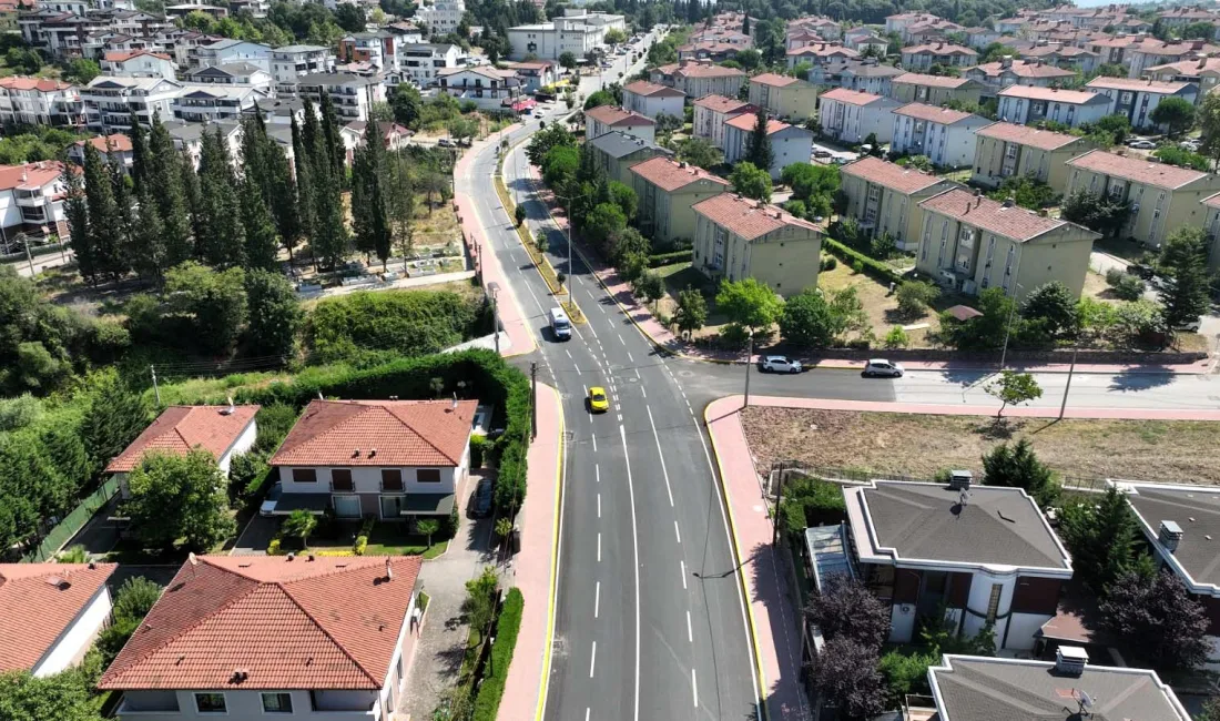 Kocaeli Büyükşehir Belediyesi, Gölcük Örcün Mahallesi’ndeki Örcün Yolu Caddesi’ni sıcak